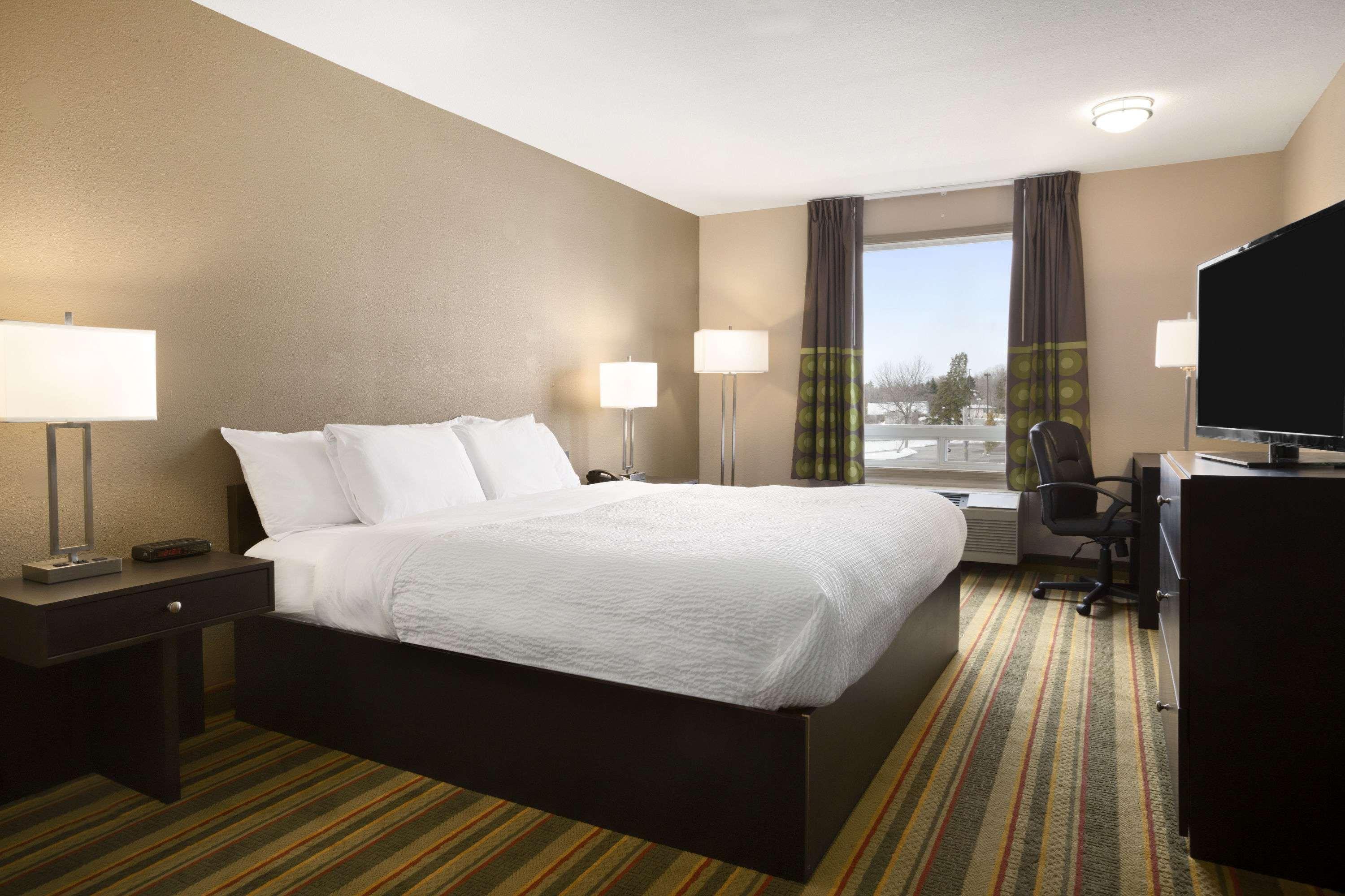 Days Inn By Wyndham Woodstock Exteriör bild